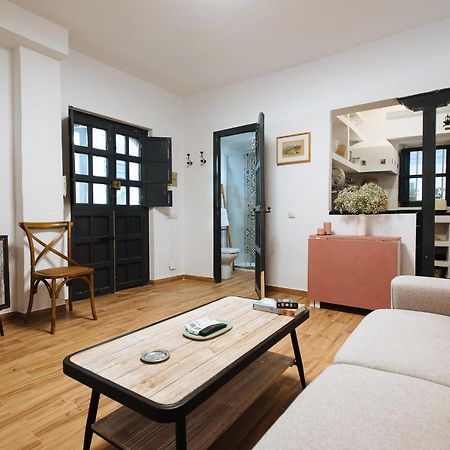 Aitana'S Retreat With Charming Garden Apartment Seville Exterior photo