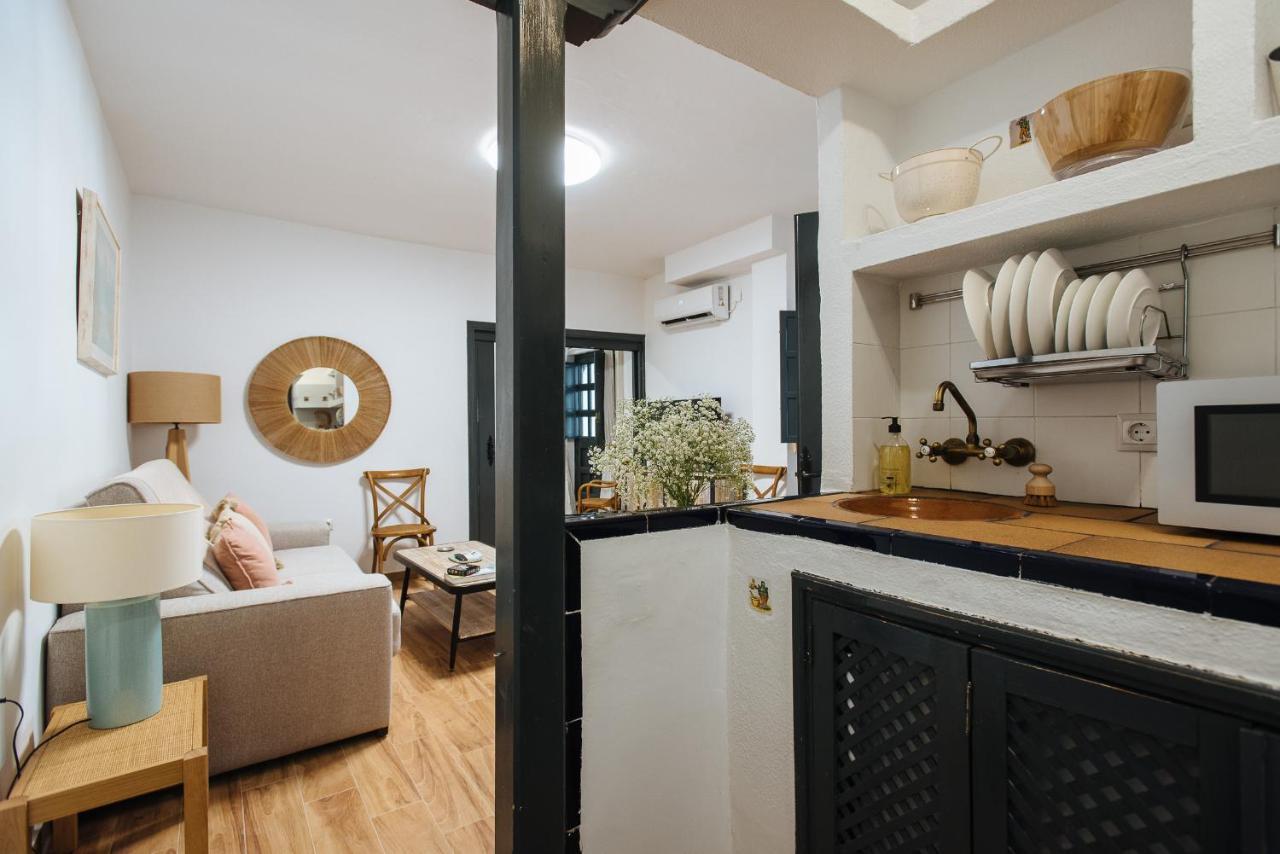 Aitana'S Retreat With Charming Garden Apartment Seville Exterior photo